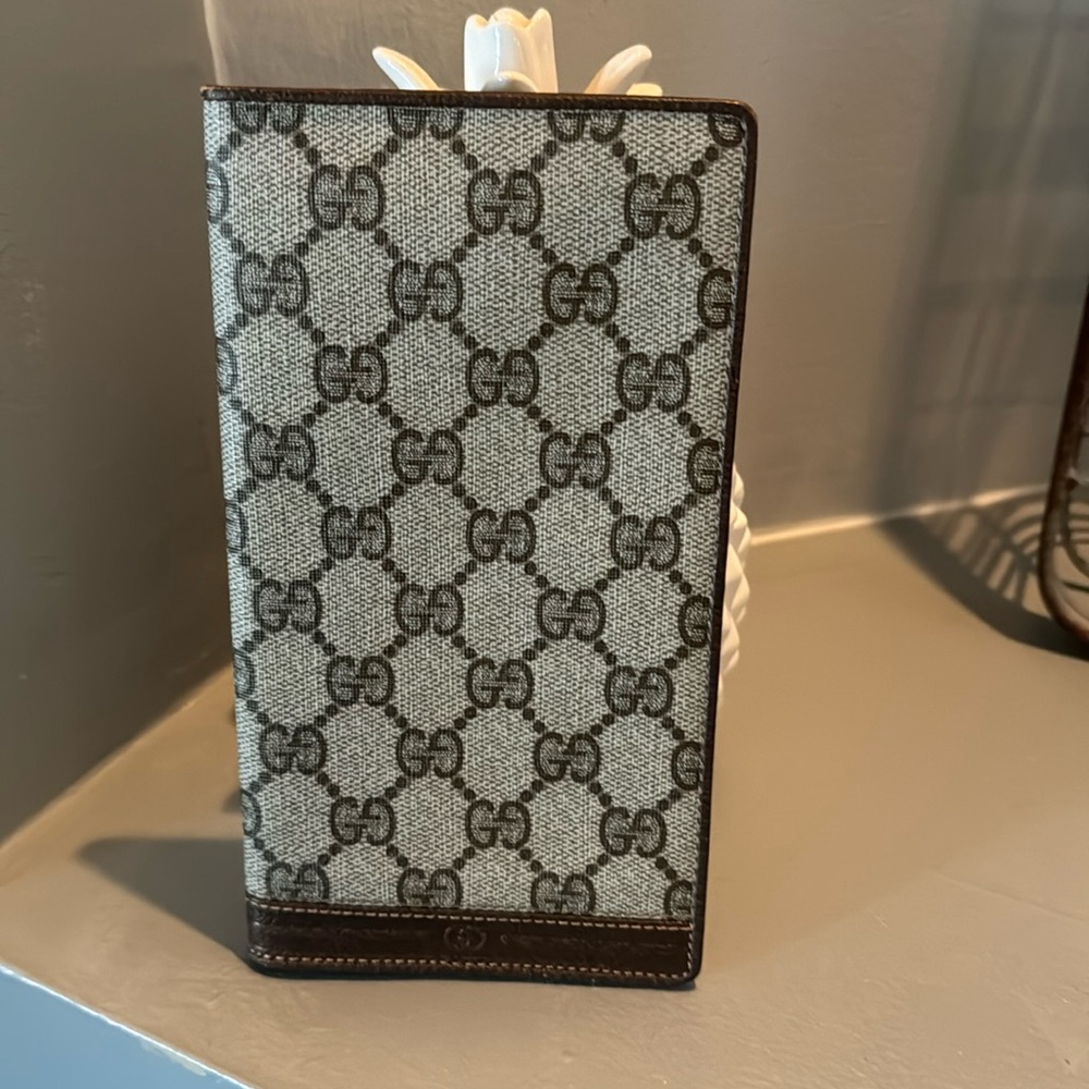 Authentic Gucci wallet
